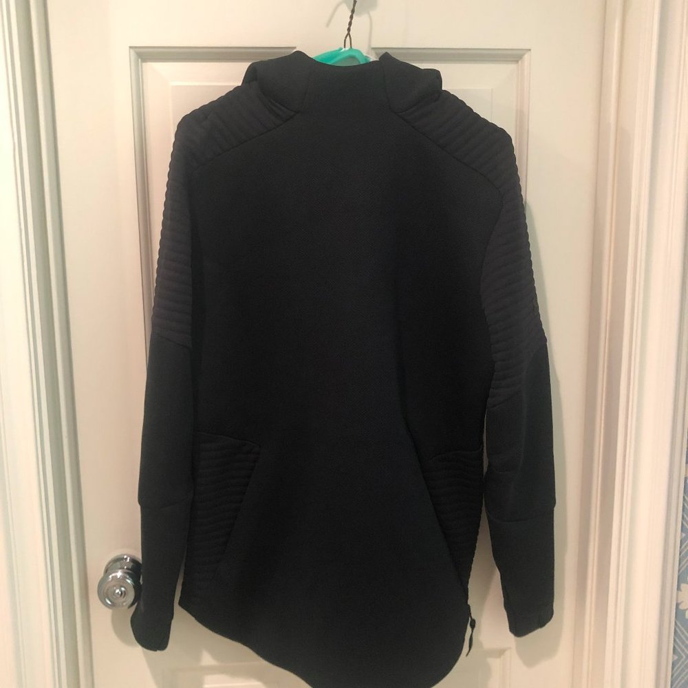 Black Under Armour Sweatshirt